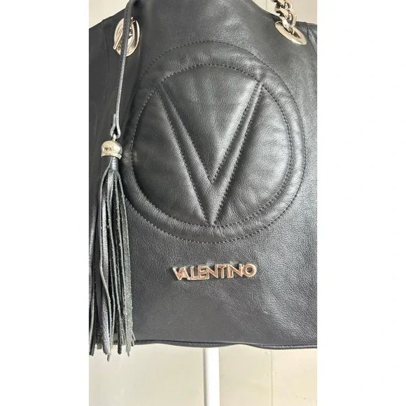 $1,095 Authentic Valentino Tote Bag Black Leather Silver Chain Strap V Logo - Picture 4 of 16